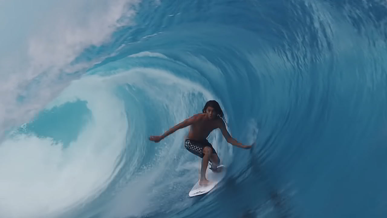 Quivers This Aerial Phenom Ain t Scared of a Single Fin